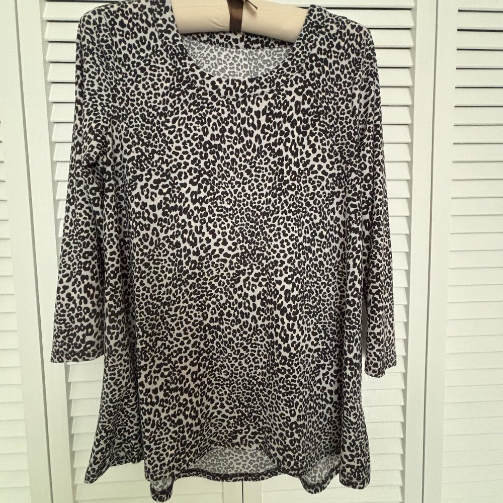 Animal print, Size Small, color tan-cream-khaki-black. ( Sale ends 9/1/25 )